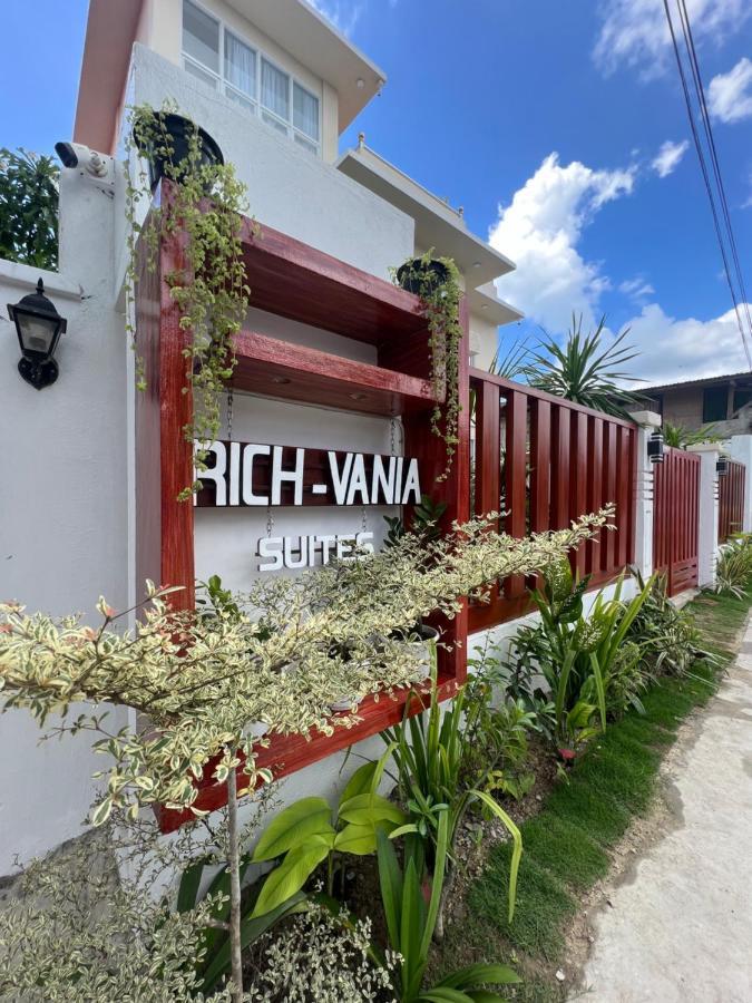 Rich-Vania Suites ゼネラル・ルナ エクステリア 写真